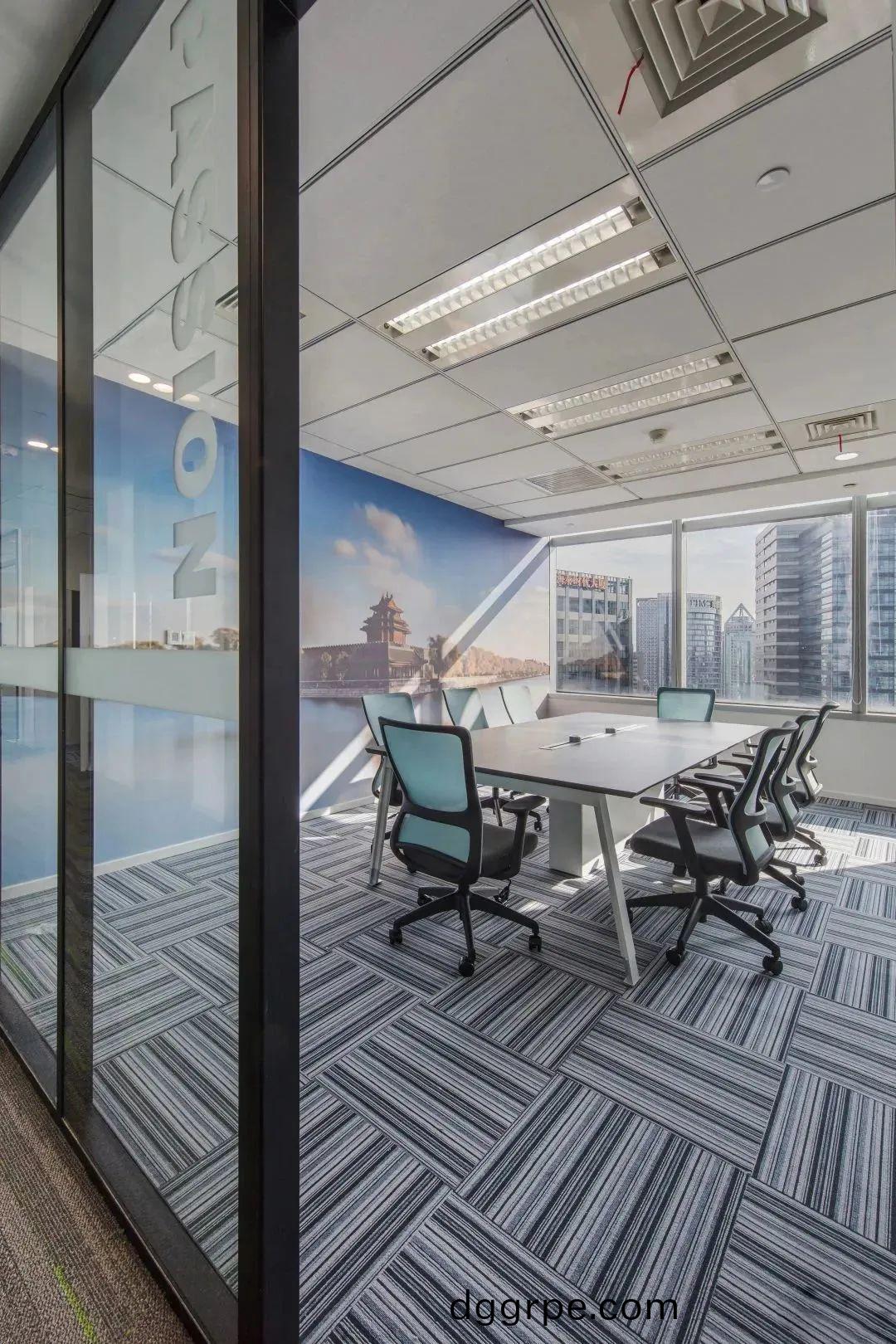 外企会议室桌椅