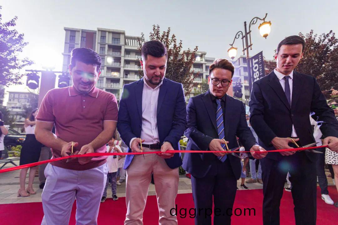 科尔卡诺办公家具乌兹别克斯坦展厅开业剪裁