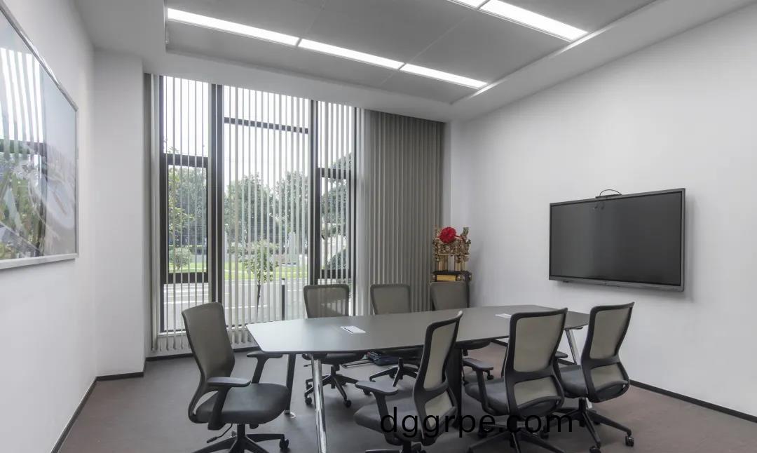 高端时尚现代办公家具应用案例18