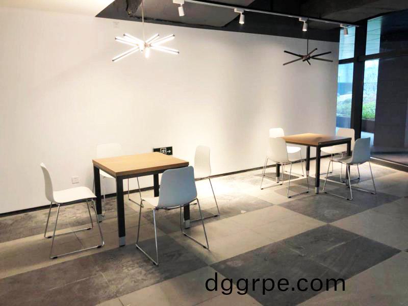 南京柯菲平制药公司办公家具之方形洽谈桌