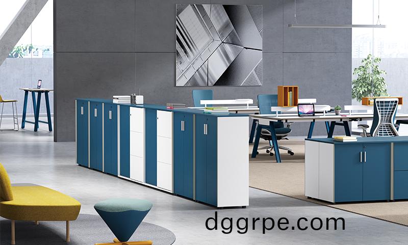 办公室员工区移门柜