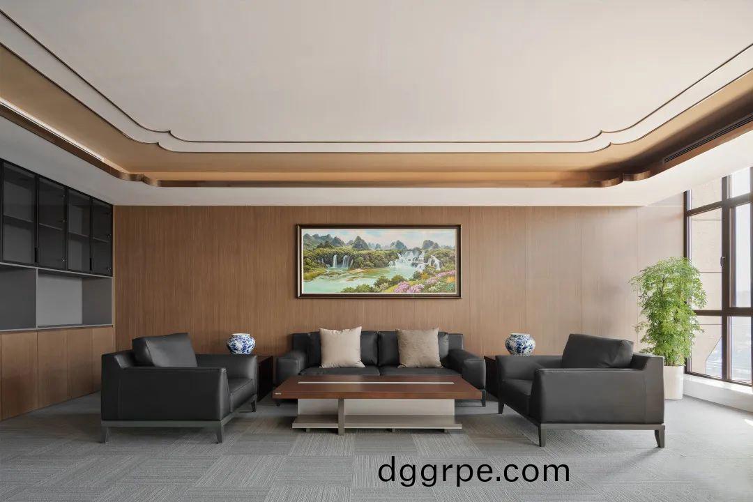 百洋医药集团办公楼家具配套之真皮商务洽谈沙发